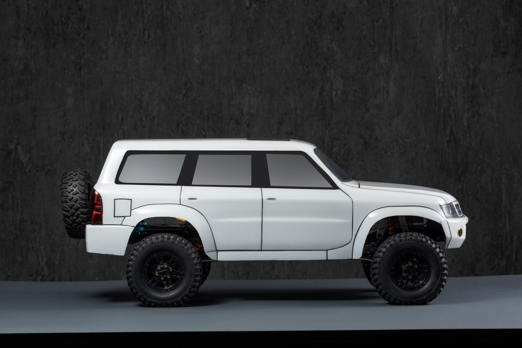 Patrol Y61 1/10 RC scale body shell side view for 313mm trail and crawler chassis